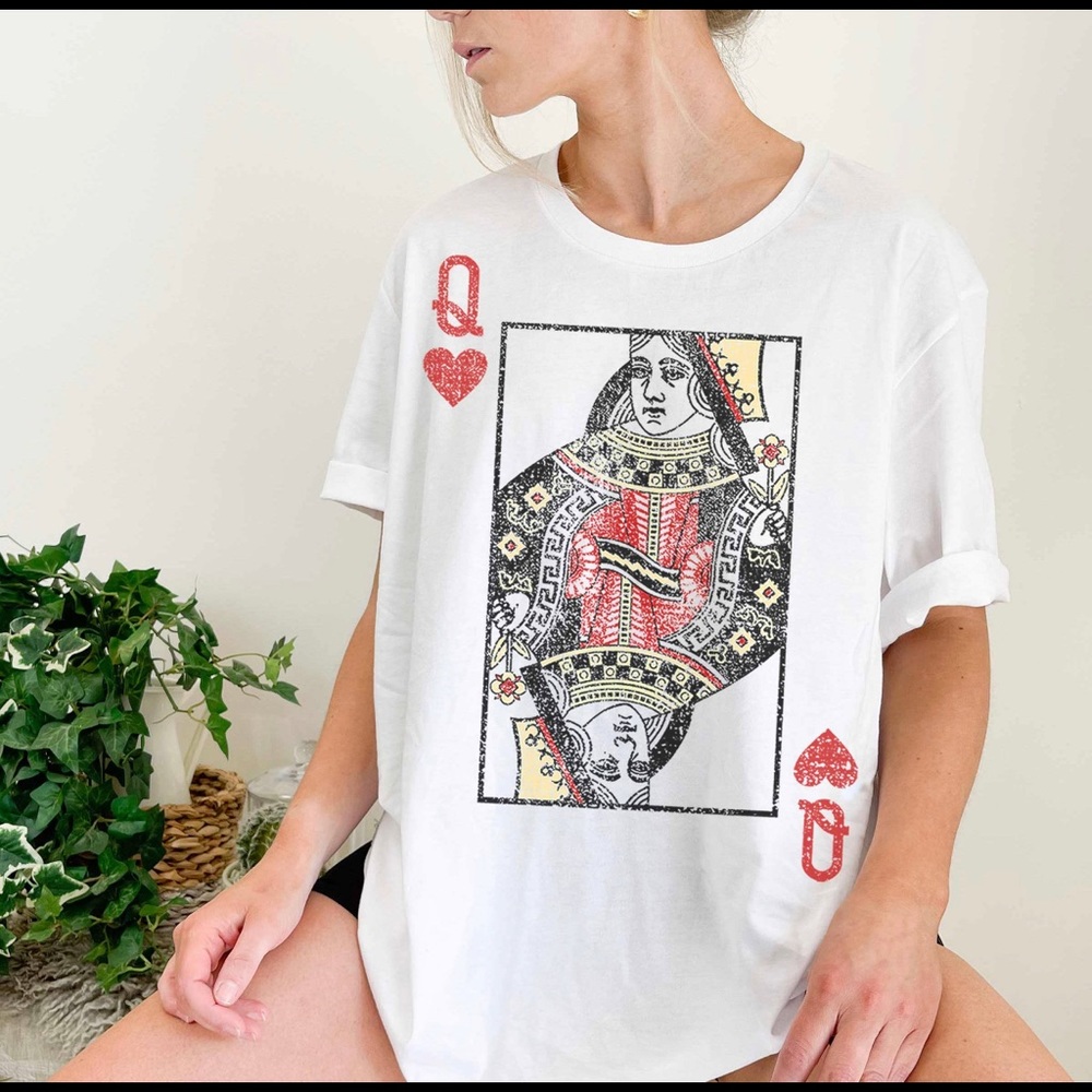 Queen of Hearts Tee